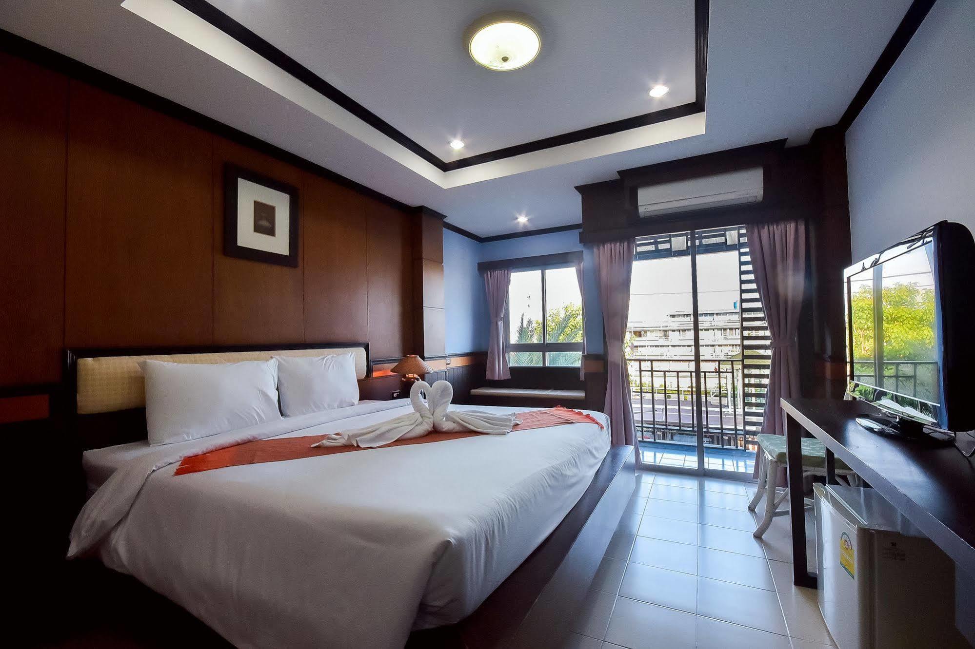 Season Palace Huahin Hotel Cha-Am Exterior photo